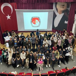 ENDONEZYALI ÖĞRENCİLER BAŞKANLIK SEÇİMİ