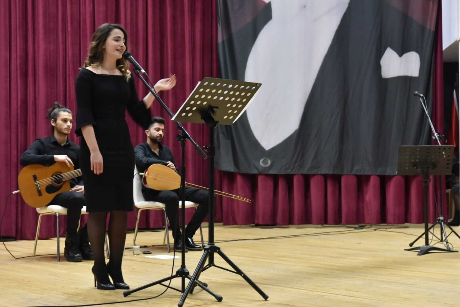 ANADOLU EZGİLERİ BORNOVA BELEDİYESİ VE BORNOVA KARADENİZ KÜLTÜR DERNEĞİ İŞBİRLİĞİNDE BORNOVA’DAN YANKILANDI.