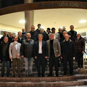 GİRİT’TEN CANLI SÖYLEŞİ ÖZELLİKLE GİRİT KÖKENLİ VATANDAŞLARİMİZA ÖZEL BİR GECE YAŞATTI.