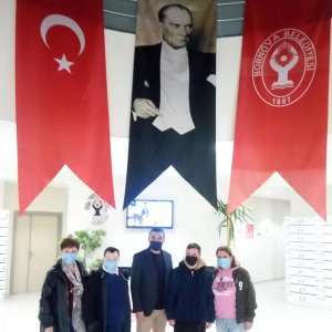 Bornova Belediyesi STK Yerleşkesi üyemiz İzmir Down Sendromu Derneği ile İzmir İl Emniyet Müdürlüğü Toplum Destekli Polis Şube Müdürlüğü proje birimi yetkilileri ile görüşmesini Yerleşkemizde gerçekleştirdik.