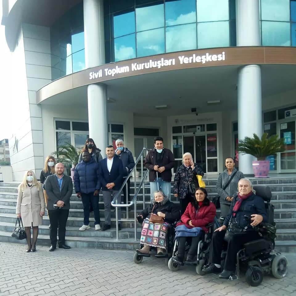 Birleşmiş Milletler Göç Kuruluşu Yöneticileri,Ahmad Habbab/ IOM İzmir- Kıdemli Geçim Kaynakları Proje AsistanıIvan Lwanga/ IOM Proje Destek SorumlusuAyşenur Sarı/ IOM İzmir Proje Asistanı ile işbirliği yapabileceğimiz alanlarla ilgili toplantı gerçekleştirdik.