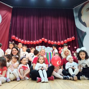 Bornova Belediyesi Sivil Toplum Kuruluşları (STK) Yerleşkemizde, Kadın Aile Müdürlüğümüze bağlı Çocuk Oyun ve Aktivite Merkezimizdeki çocuklarımızla 23 Nisan Ulusal  Egemenlik ve Çocuk Bayramimizi kutladık.