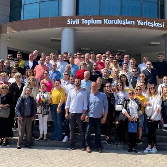 İzmir Bosna Sancak Kültür ve Yardımlaşma Dernegi’nin olağan genel kurul toplantısı Bornova STK Yerleşkesinde gerçekleştirildi. Divan başkanlığını CHP İzmir Milletvekili Kamil Okyay Sındır’ın yaptığı toplantıda dernek başkanlığına Esat Yılmaz seçildi. Esat bey ile Yönetim ve denetim kurullarına seçilen üyeleri tebrik eder başarılar dileriz.