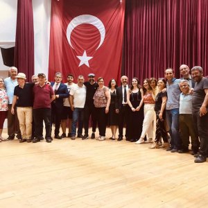 Karadeniz Kültür Derneği Elmanın iki yarısı tiyatro oyunu STK yerleşkemizde oynandı.