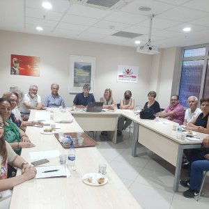 Yeni Kuşak Köy Enstitülüler Derneği Bornova Şubesi’nin yönetim kurulu toplantısı genel merkez başkan ve yönetim kurulu üyelerinin de katılımıyla Bornova Belediyesi STK Yerleşkemizde gerçekleştirildi.