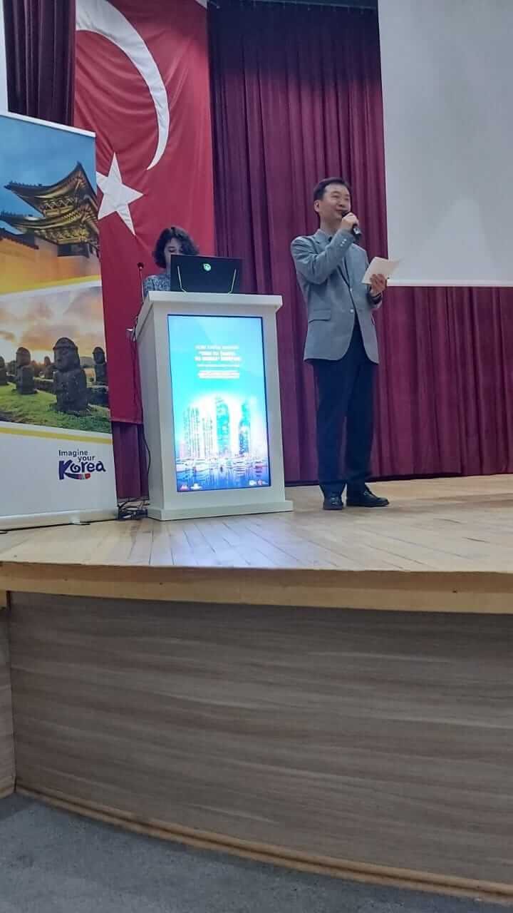 Türkiye Kore Konsolosluğu ve İzmir Kore Kültür Derneği işbirliği ile Bornova Belediyesi Sivil Toplum Kuruluşları Yerleşkesi’nde ” Kore Tanıtım Günleri” programina ev sahipliği yaptık.