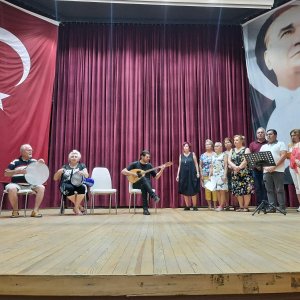 Lozan Mübadilleri Vakfı Ege Bölge Temsilciliği konser çalışmalarını Sivil Toplum Kuruluşları Yerleşkemizde Yıldız Kenter Sahnemizde tamamladı.