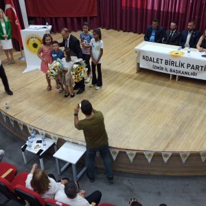 Adalet Birlik Partisi ilk genel kurul toplantısı nı Bornova Belediyesi STK Yerleşkemizde gerçekleştirdi.   