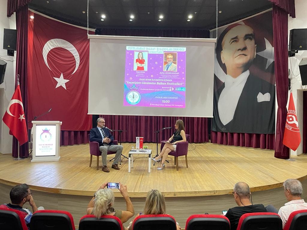 Bornova Sivil Toplum Kuruluşları Yerleskemizde Uluslararası Balkan İş Kadınları Derneği, ‘Geçmişten Günümüze Balkan Festivalleri konulu panel düzenledi.