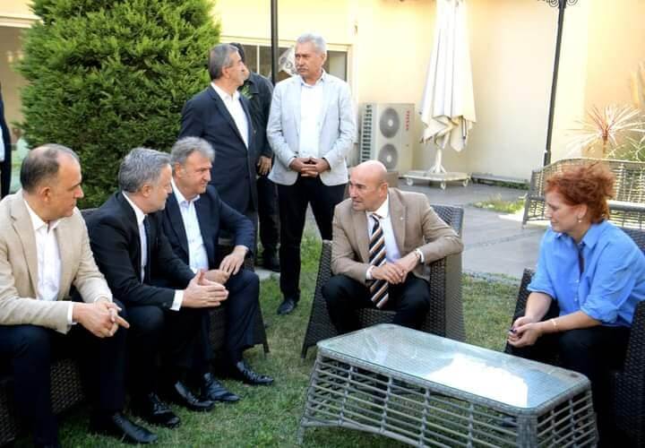 Dünya Kenti İzmir Derneği, Levantenler Derneği ve Hizmet Sektörü Çalışanları Eğitim ve Dayanışma Derneği öncülüğünde Bornova’nın tarihi, kültürel ve turistik zenginliklerini tüm dünyaya duyurmak için hazırlanan “Bornova Kültür Adası Projesi” hayata geçiriliyor.
