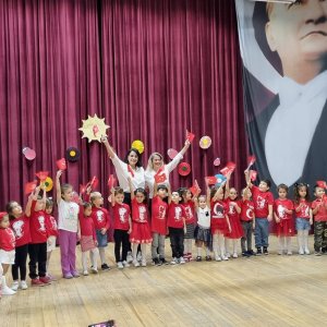 Yerleşkemizde coşku dolu 100. yıl kutlaması