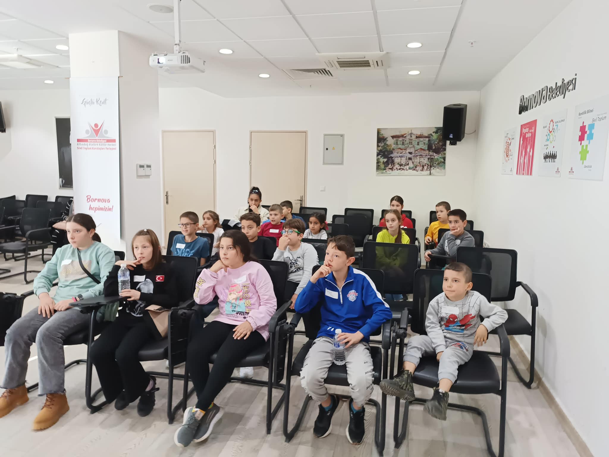 Ara Tatil Etkinlikleri Kapsamında Uğur Böcekleri Derneği Çocuklara Nezaket Eğitimini Atölyesi STK Yerleşkesinde Gerçekleşti.